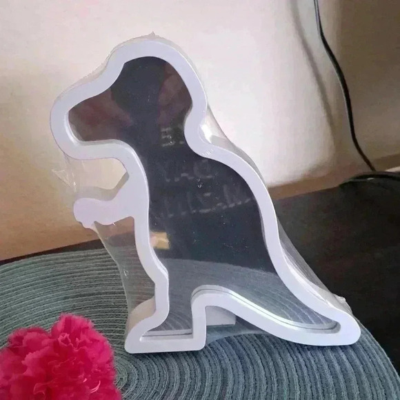 Dinosaur Figure Mirror - Picture 2 of 5